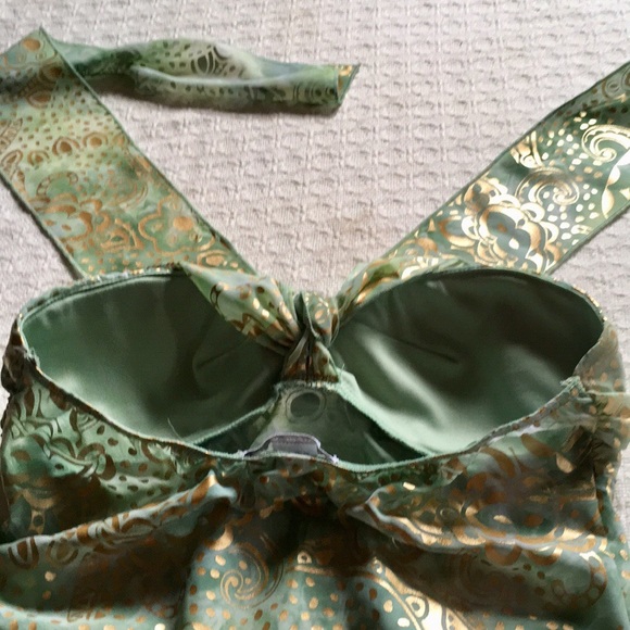 CHARLOTTE RUSSE HALTER BLOUSE W BUILT IN BRA - Picture 6 of 7